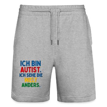 Ich bin Autist Ich sehe die Welt anders Spruch - Stanley/Stella Unisex Bio Joggingshorts Trainer  - Grau meliert - Vorne - Nik (191cm) & Marisol (170cm)