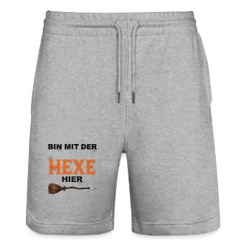 Bin mit der Hexe Lustiges Halloween T-Shirt  - Stanley/Stella Unisex Bio Joggingshorts Trainer  - Grau meliert - Vorne - Nik (191cm) & Marisol (170cm)
