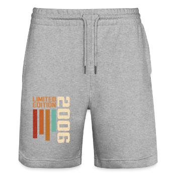 Jahrgang 2006 Geburtstagsgeschenk 2006 Retro 2006 - Stanley/Stella Unisex Bio Joggingshorts Trainer  - Grau meliert - Vorne - Nik (191cm) & Marisol (170cm)