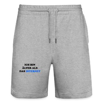 Ich bin älter als das Internet lustiger Spruch - Stanley/Stella Unisex Bio Joggingshorts Trainer  - Grau meliert - Vorne - Nik (191cm) & Marisol (170cm)
