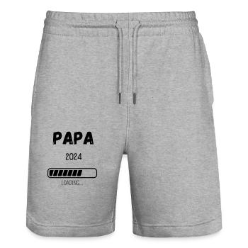 Papa 2024 Loading... - Stanley/Stella Unisex Bio Joggingshorts Trainer  - Grau meliert - Vorne - Nik (191cm) & Marisol (170cm)