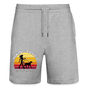 Hiking Trails and Wagging Tails Retro - Stanley/Stella Unisex Bio Joggingshorts Trainer  - Grau meliert - Vorne - Nik (191cm) & Marisol (170cm)