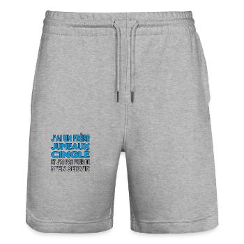 J'ai un frère jumeaux cinglé et je m'en sert - Short de jogging bio TRAINER Stanley/Stella unisexe - gris chiné - Devant - Nik (191cm) & Marisol (170cm)