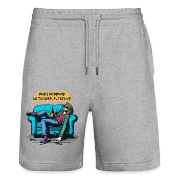 Betrunken aufwachen, schlafen gehen, abgefuckte lustige Sprüche - Stanley/Stella Unisex Bio Joggingshorts Trainer  - Grau meliert - Vorne - Nik (191cm) & Marisol (170cm)