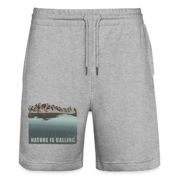 Gebirge und Meer NATURE IS CALLING - Stanley/Stella Unisex Bio Joggingshorts Trainer  - Grau meliert - Vorne - Nik (191cm) & Marisol (170cm)