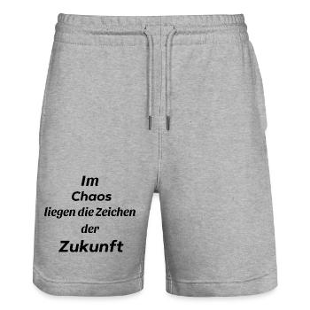 Im Chaos liegen die Zeichen der Zukunft - Stanley/Stella Unisex Bio Joggingshorts Trainer  - Grau meliert - Vorne - Nik (191cm) & Marisol (170cm)