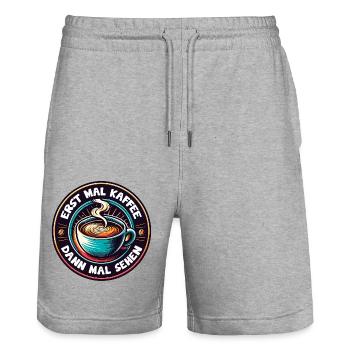 Erst mal Kaffee - dann mal sehen Kaffeemotiv - Stanley/Stella Unisex Bio Joggingshorts Trainer  - Grau meliert - Vorne - Nik (191cm) & Marisol (170cm)