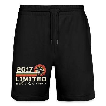 Jahrgang 2017 Retro 2017 Jubiläumsgeschenk - Stanley/Stella Unisex Bio Joggingshorts Trainer  - Schwarz - Vorne - Nik (191cm) & Marisol (170cm)