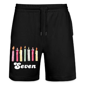 Kerze zum 7. Jahrestag - Stanley/Stella Unisex Bio Joggingshorts Trainer  - Schwarz - Vorne - Nik (191cm) & Marisol (170cm)