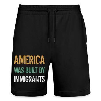 L’AMÉRIQUE A ÉTÉ CONSTRUITE PAR DES IMMIGRANTS Flüchtlingsrechte - Short de jogging bio TRAINER Stanley/Stella unisexe - noir - Devant - Nik (191cm) & Marisol (170cm)