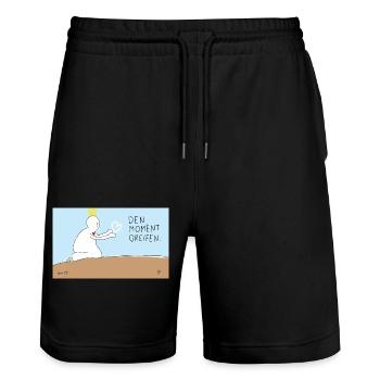 Den Moment greifen. - Stanley/Stella Unisex Bio Joggingshorts Trainer  - Schwarz - Vorne - Nik (191cm) & Marisol (170cm)