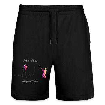 Mein Herz schlägt am Wasser Lustiges Angler Design - Stanley/Stella Unisex Bio Joggingshorts Trainer  - Schwarz - Vorne - Nik (191cm) & Marisol (170cm)