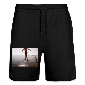 Ich wünschte, ich könnte den Himmel berühren. - Stanley/Stella Unisex Bio Joggingshorts Trainer  - Schwarz - Vorne - Nik (191cm) & Marisol (170cm)