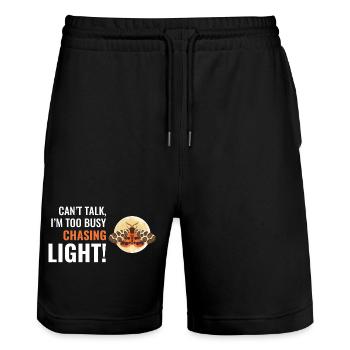 Motte nachtaktives Tier Insektensammler Entomologie - Stanley/Stella Unisex Bio Joggingshorts Trainer  - Schwarz - Vorne - Nik (191cm) & Marisol (170cm)