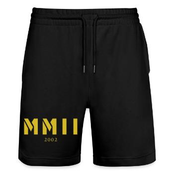 Römische Zahl Geburtsjahr Made in 2002 - Stanley/Stella Unisex Bio Joggingshorts Trainer  - Schwarz - Vorne - Nik (191cm) & Marisol (170cm)