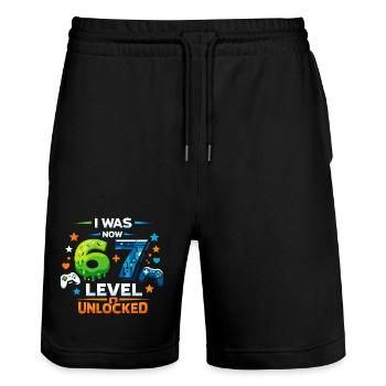 I was 6 Now Level 7 - 67 six seven - Stanley/Stella Unisex Bio Joggingshorts Trainer  - Schwarz - Vorne - Nik (191cm) & Marisol (170cm)