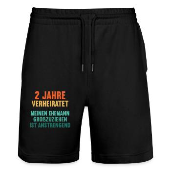 2 Jahre verheiratet lustig 2. Hochzeitstag - Stanley/Stella Unisex Bio Joggingshorts Trainer  - Schwarz - Vorne - Nik (191cm) & Marisol (170cm)