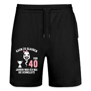 40 Jahre vor 40 Jahren schnellste 40. Geburtstag - Stanley/Stella Unisex Bio Joggingshorts Trainer  - Schwarz - Vorne - Nik (191cm) & Marisol (170cm)