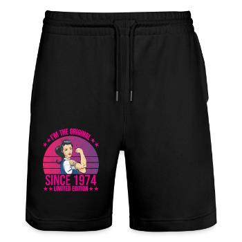Ich Bin Das Original Seit 1974 Limited Edition - Stanley/Stella Unisex Bio Joggingshorts Trainer  - Schwarz - Vorne - Nik (191cm) & Marisol (170cm)
