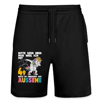 Bitte kein Neid weil mit 49 Jahren gut aussehe - Stanley/Stella Unisex Bio Joggingshorts Trainer  - Schwarz - Vorne - Nik (191cm) & Marisol (170cm)