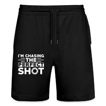 Fotograf Geschenk Der perfekte Shot - Stanley/Stella Unisex Bio Joggingshorts Trainer  - Schwarz - Vorne - Nik (191cm) & Marisol (170cm)