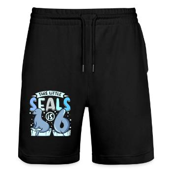 6 years old this little seal is 6th birthday - Stanley/Stella Unisex Bio Joggingshorts Trainer  - Schwarz - Vorne - Nik (191cm) & Marisol (170cm)