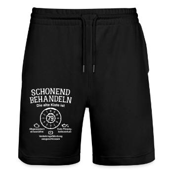 79. Geburtstag Schonend Behandeln Alte Kiste 79 - Stanley/Stella Unisex Bio Joggingshorts Trainer  - Schwarz - Vorne - Nik (191cm) & Marisol (170cm)