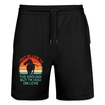 Ich mag niedrig sein, aber ich bin hoch auf Liebe Da - Stanley/Stella Unisex Bio Joggingshorts Trainer  - Schwarz - Vorne - Nik (191cm) & Marisol (170cm)