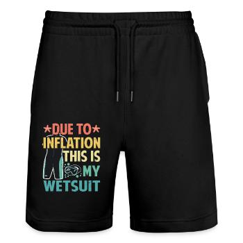 Due To Inflation - This Is My Wetsuit - Stanley/Stella Unisex Bio Joggingshorts Trainer  - Schwarz - Vorne - Nik (191cm) & Marisol (170cm)