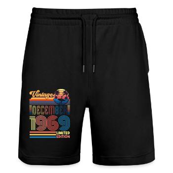 Jahrestag Dezember 1969. Geschenk Dezember 1969. - Stanley/Stella Unisex Bio Joggingshorts Trainer  - Schwarz - Vorne - Nik (191cm) & Marisol (170cm)