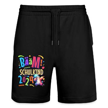 Bääm Schulkind 2024 Alpaka - Stanley/Stella Unisex Bio Joggingshorts Trainer  - Schwarz - Vorne - Nik (191cm) & Marisol (170cm)