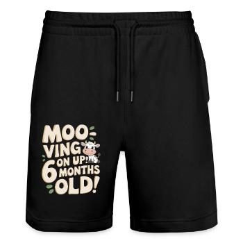 Anniversaire de six mois Moo-ving On Up 6 mois - Short de jogging bio TRAINER Stanley/Stella unisexe - noir - Devant - Nik (191cm) & Marisol (170cm)