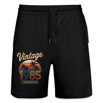 Limitade Auflage 1985 - Stanley/Stella Unisex Bio Joggingshorts Trainer  - Schwarz - Vorne - Nik (191cm) & Marisol (170cm)
