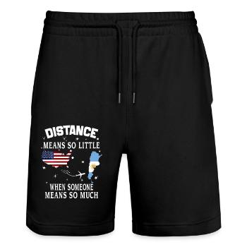 Distanz bedeutet so wenig, wenn jemand so viel bedeutet muc - Stanley/Stella Unisex Bio Joggingshorts Trainer  - Schwarz - Vorne - Nik (191cm) & Marisol (170cm)