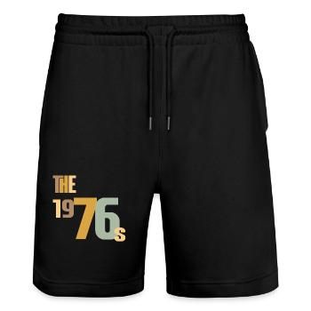 Geschenkidee zum 50-jährigen Jubiläum 1976 - Stanley/Stella Unisex Bio Joggingshorts Trainer  - Schwarz - Vorne - Nik (191cm) & Marisol (170cm)
