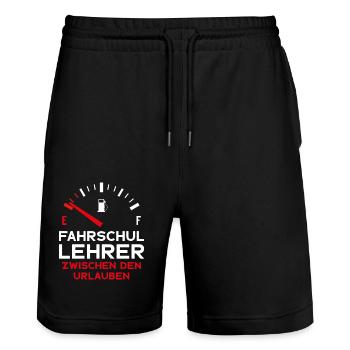 FAHRSCHULLEHRER ZWISCHEN DEN URLAUB FAHRLEHRER - Stanley/Stella Unisex Bio Joggingshorts Trainer  - Schwarz - Vorne - Nik (191cm) & Marisol (170cm)