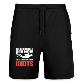 Tieftauchgang: Näher und weiter von Idioten entfernt - Stanley/Stella Unisex Bio Joggingshorts Trainer  - Schwarz - Vorne - Nik (191cm) & Marisol (170cm)