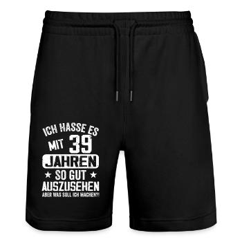 39 Jahre Jung - Vintage Geburtstagsspruch - Stanley/Stella Unisex Bio Joggingshorts Trainer  - Schwarz - Vorne - Nik (191cm) & Marisol (170cm)