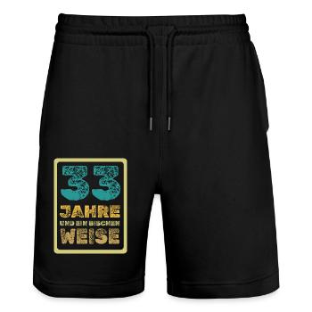 Alter 33 - Stanley/Stella Unisex Bio Joggingshorts Trainer  - Schwarz - Vorne - Nik (191cm) & Marisol (170cm)