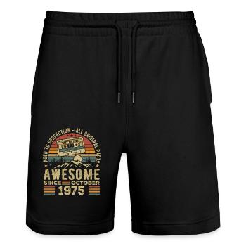 Oktober 1975 Geburtstagsgeschenk Oktober 1975 - Stanley/Stella Unisex Bio Joggingshorts Trainer  - Schwarz - Vorne - Nik (191cm) & Marisol (170cm)