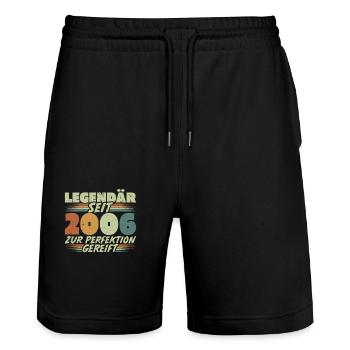 Legendär seit 2006 Jahrgang Geburtstag Geschenk - Stanley/Stella Unisex Bio Joggingshorts Trainer  - Schwarz - Vorne - Nik (191cm) & Marisol (170cm)