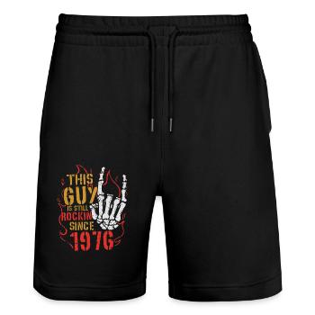 Dieser Kerl rockt seit 1976 Jahrgang Geburtstag - Stanley/Stella Unisex Bio Joggingshorts Trainer  - Schwarz - Vorne - Nik (191cm) & Marisol (170cm)