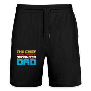 The Chief Pool Party Organizer Dad - Stanley/Stella Unisex Bio Joggingshorts Trainer  - Schwarz - Vorne - Nik (191cm) & Marisol (170cm)