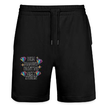 Beim Diamond Painting nicht stören - Stanley/Stella Unisex Bio Joggingshorts Trainer  - Schwarz - Vorne - Nik (191cm) & Marisol (170cm)