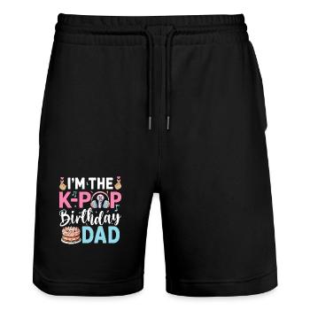 I'm The K-Pop Birthday Dad - Stanley/Stella Unisex Bio Joggingshorts Trainer  - Schwarz - Vorne - Nik (191cm) & Marisol (170cm)