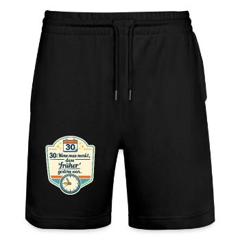 Dreißig und Retro Uhr Spruch - Stanley/Stella Unisex Bio Joggingshorts Trainer  - Schwarz - Vorne - Nik (191cm) & Marisol (170cm)