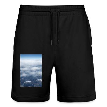Wolkenformationen und die Alpen in der Nähe der Zugspitze - Stanley/Stella Unisex Bio Joggingshorts Trainer  - Schwarz - Vorne - Nik (191cm) & Marisol (170cm)