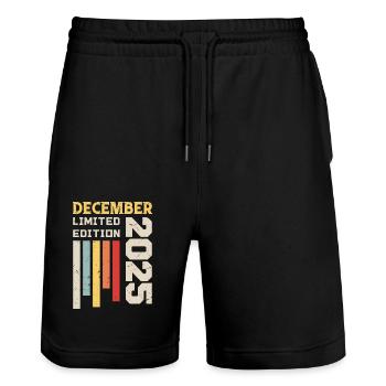 Dezember 2025 - Dezember 2025 Geburtstagsgeschenk - Stanley/Stella Unisex Bio Joggingshorts Trainer  - Schwarz - Vorne - Nik (191cm) & Marisol (170cm)