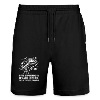 Teleskopträume im weiten Kosmos - Stanley/Stella Unisex Bio Joggingshorts Trainer  - Schwarz - Vorne - Nik (191cm) & Marisol (170cm)