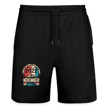 November 2022 Vintage Vintage Retro Jubiläum - Stanley/Stella Unisex Bio Joggingshorts Trainer  - Schwarz - Vorne - Nik (191cm) & Marisol (170cm)
